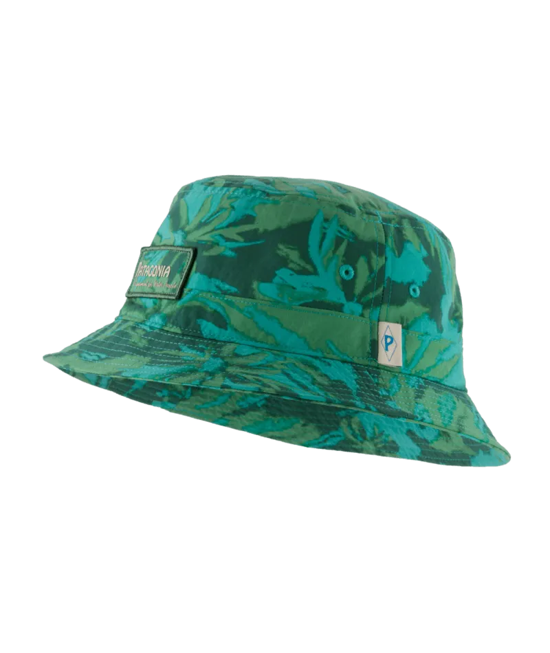 Patagonia Wavefarer Bucket Hat-Water People Banner: Cliffs and Waves Conifer Green