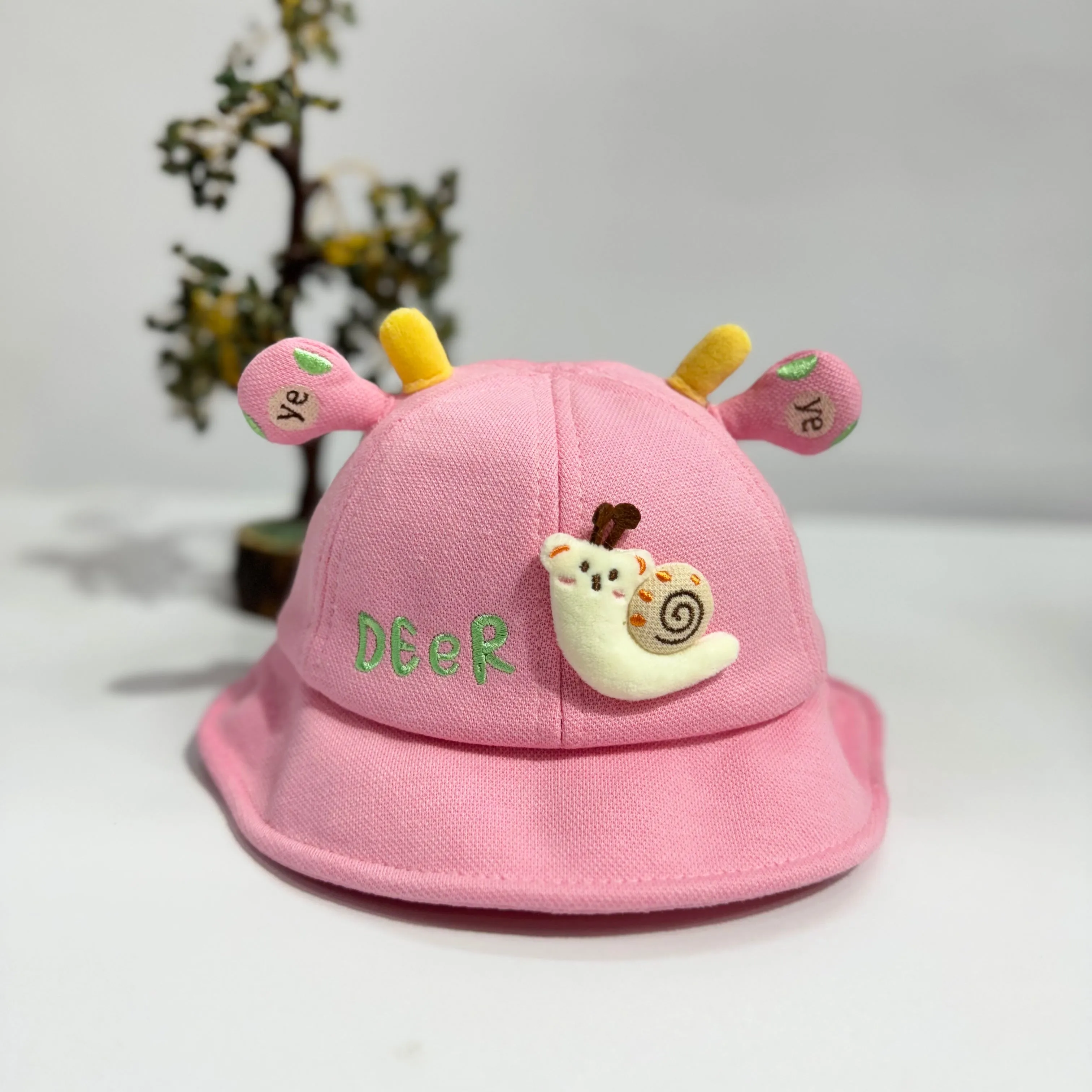 SNAIL APPLIQUE HATS