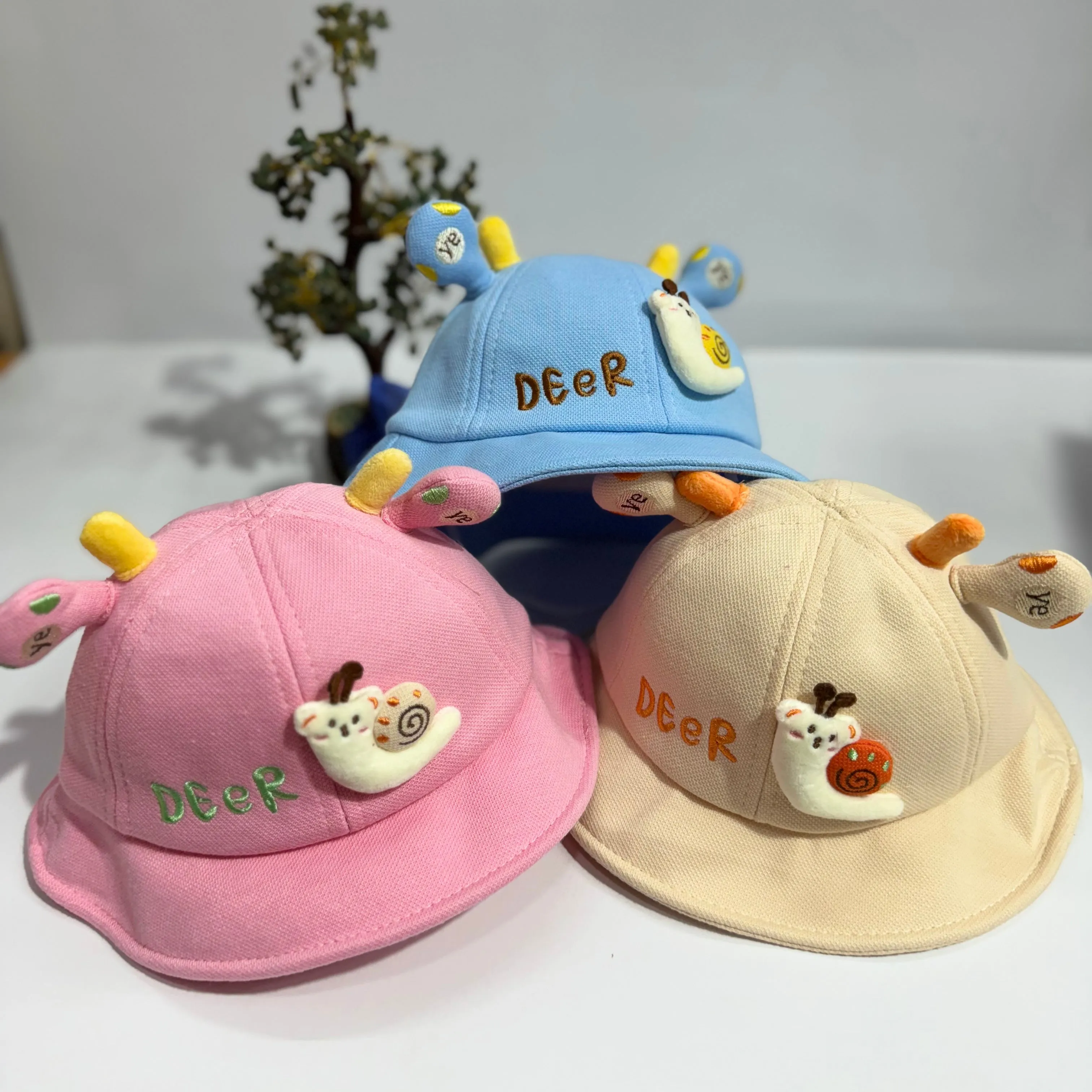 SNAIL APPLIQUE HATS