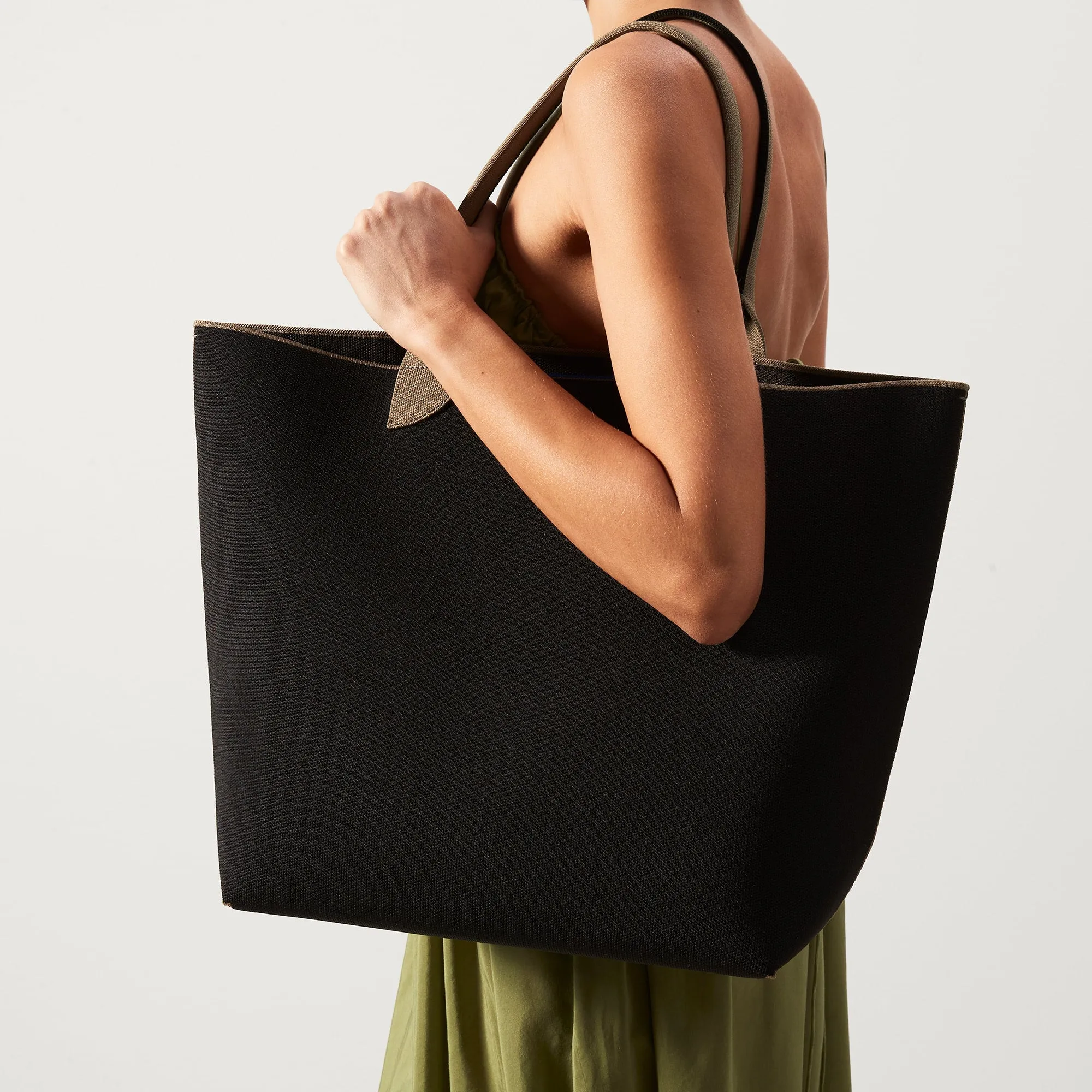 The Lightweight Tote - Black Portobello